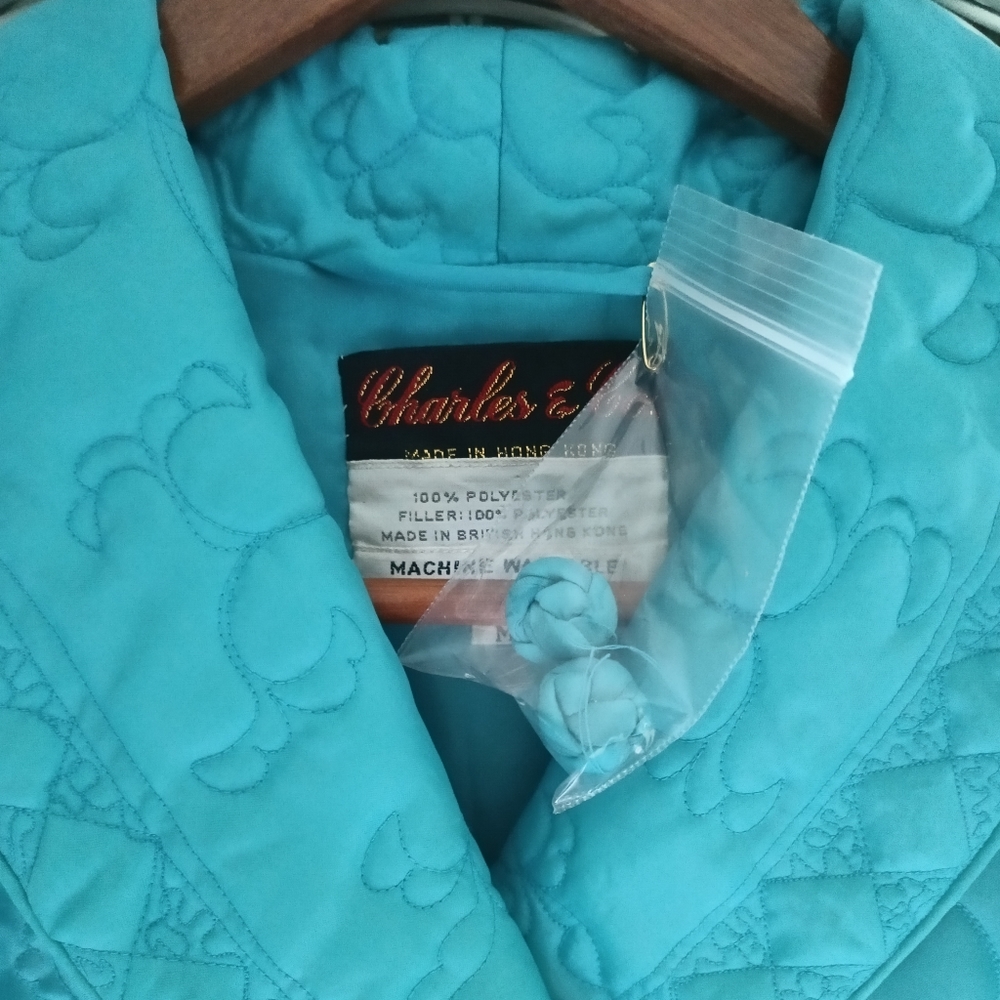 NOS, VTG 1950S CHARLES & CO." MADE IN HONG KONG TURQUOISE TRAPUNTO QUITED ROBE ! - Picture 6 of 16